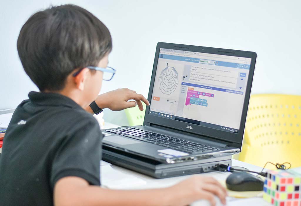 pianeta terra con logo coderdojo
